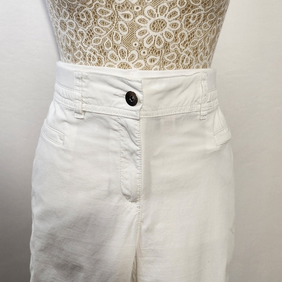 Chico's Women White Zip Close Pockets Button Hem Elastic Waist Cropped Pants 0.5 - Picture 2 of 12